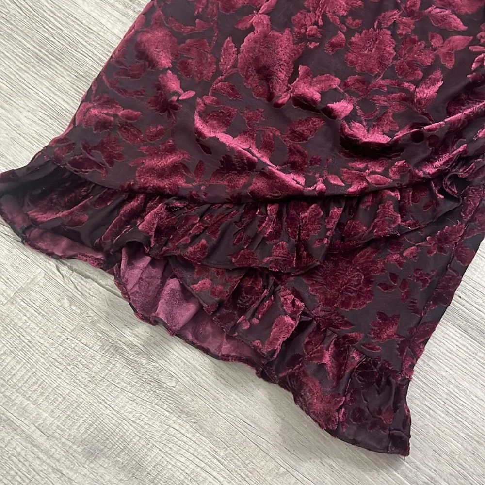City Studio Dress - Picture 4 of 10